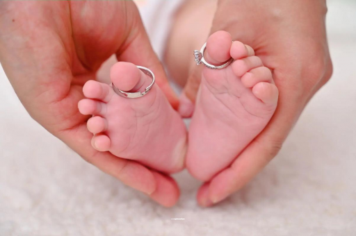 中国香港7个月孕妇肚子疼